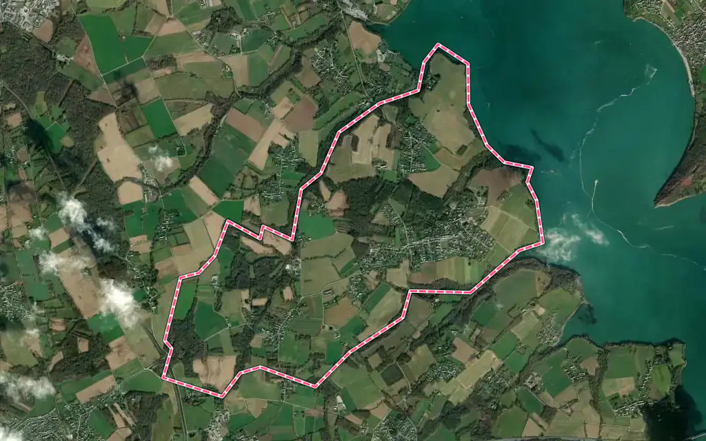 Vue satellite de Langrolay-sur-Rance avec ses contours administratifs