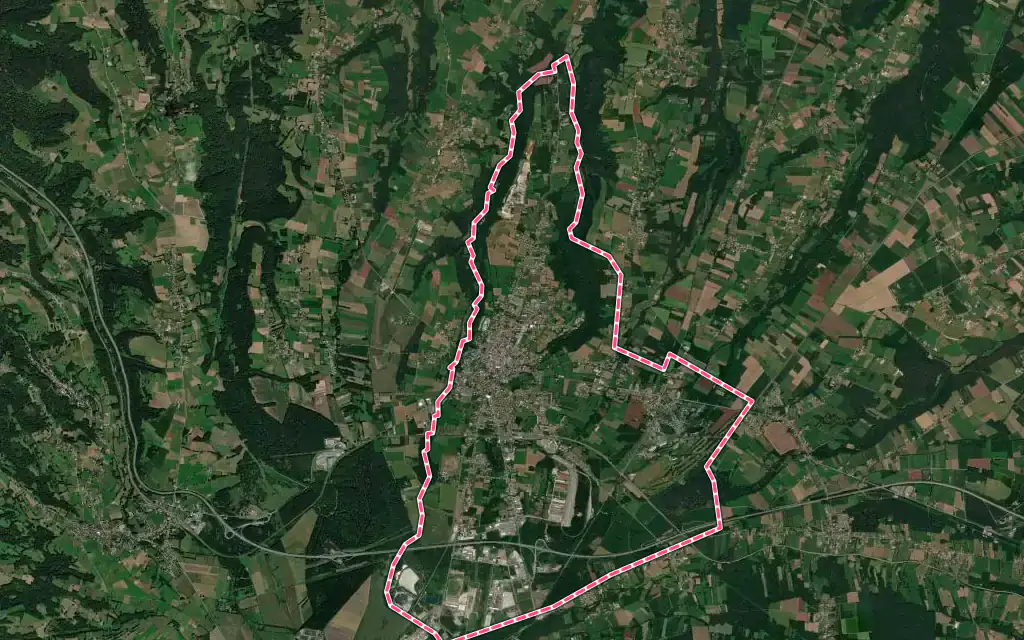 Vue satellite de Lannemezan avec ses contours administratifs