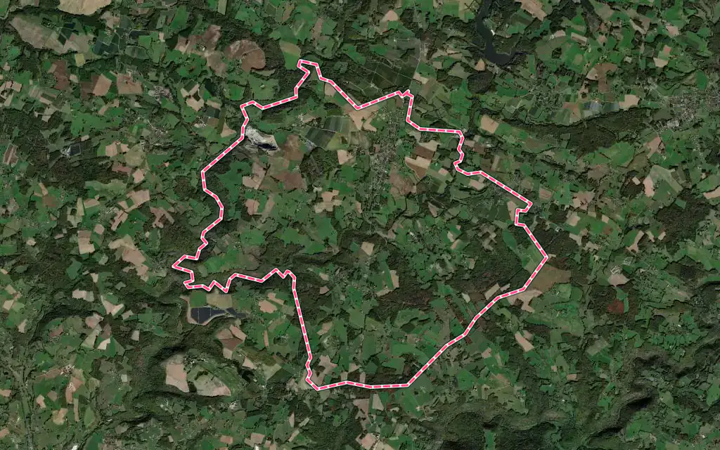 Vue satellite de Lanouaille avec ses contours administratifs