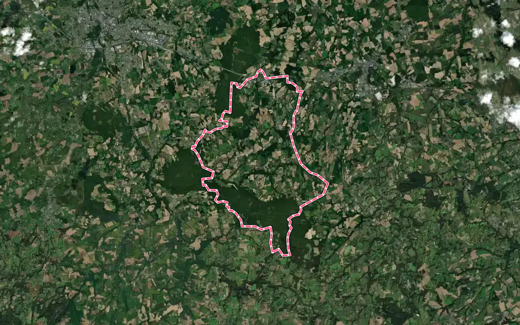 Vue satellite de Lanrodec avec ses contours administratifs