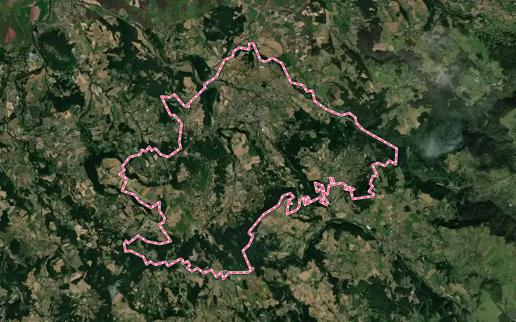 Vue satellite de Lantriac avec ses contours administratifs