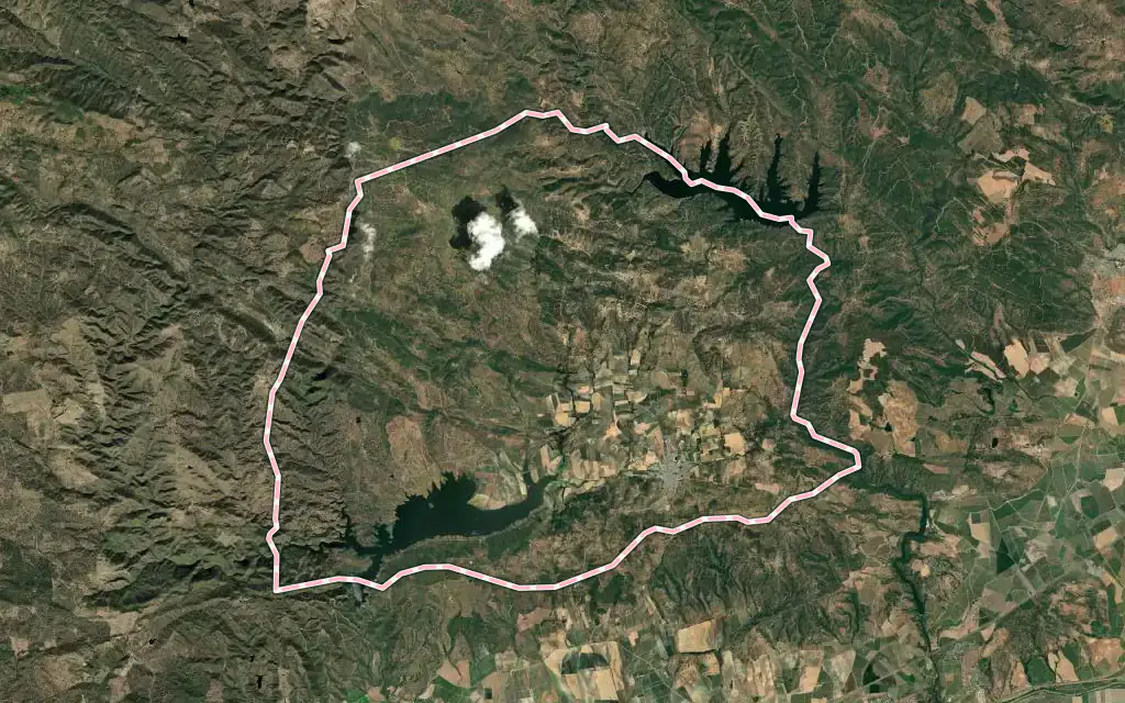 Vista satélite de La Puebla de los Infantes con su contorno administrativo