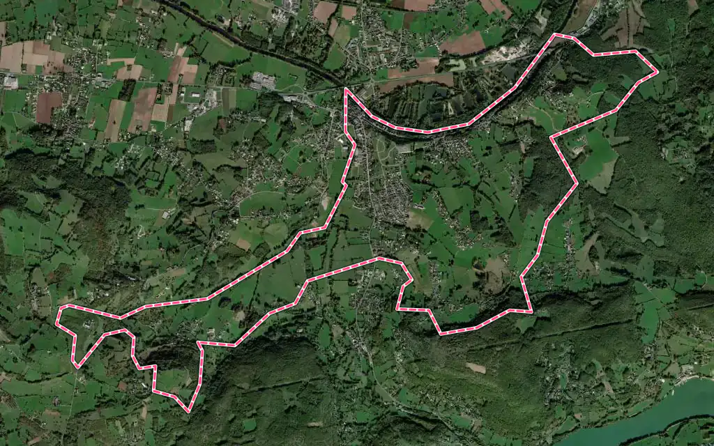 Vue satellite de Larche avec ses contours administratifs