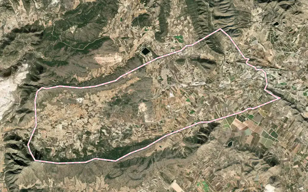 Vista satélite de la Romana con su contorno administrativo