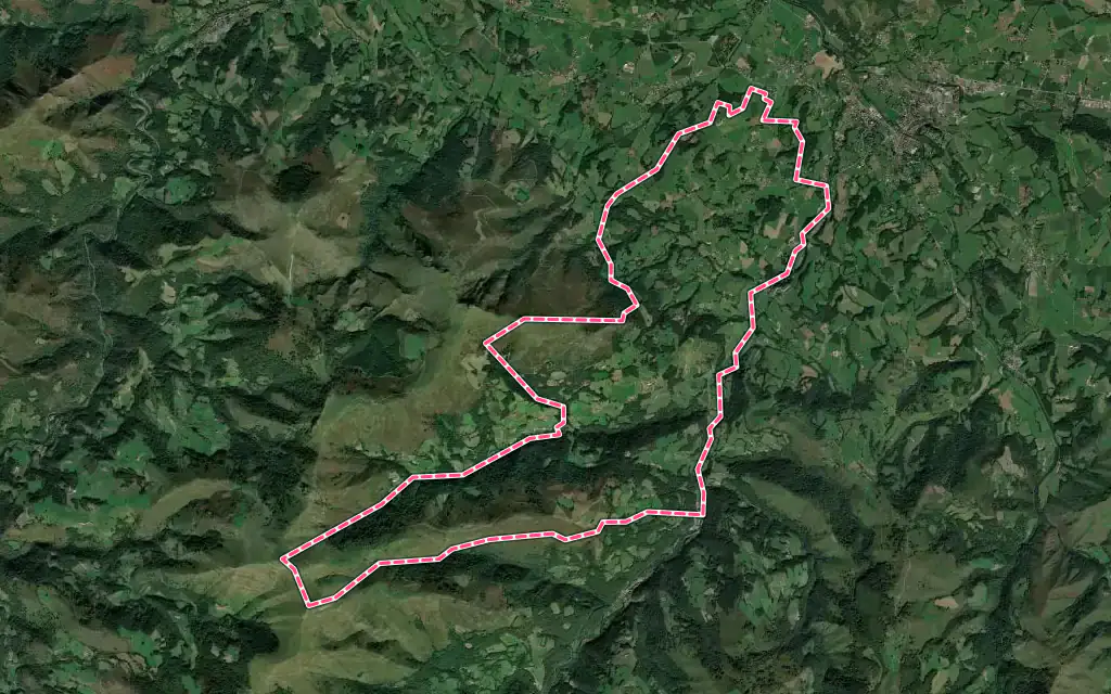 Vue satellite de Lasse avec ses contours administratifs