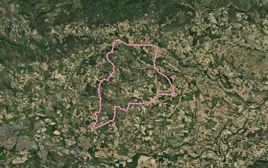 Vue satellite de Laure-Minervois avec ses contours administratifs