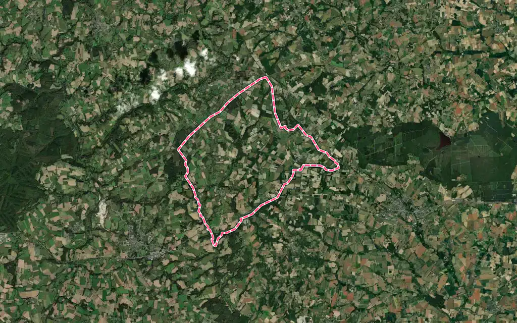 Vue satellite de Laurenan avec ses contours administratifs