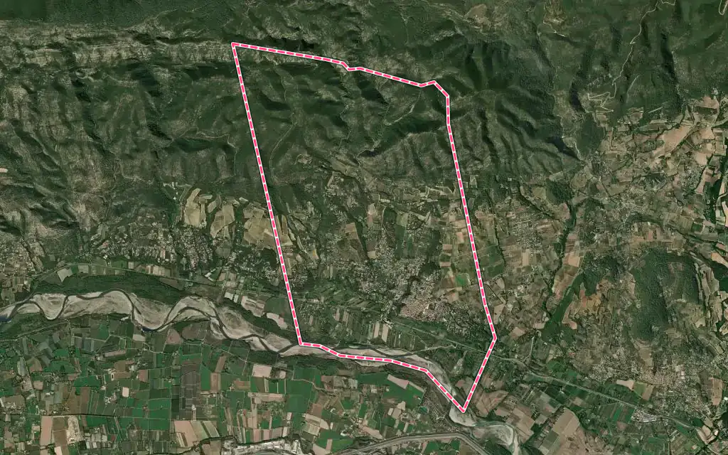 Vue satellite de Lauris avec ses contours administratifs
