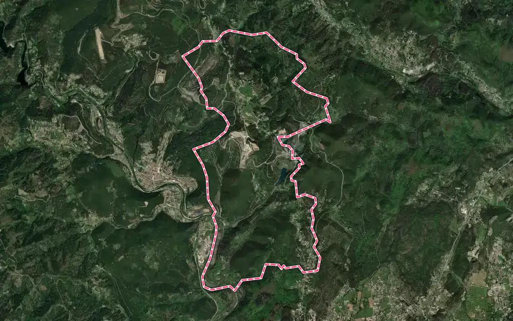 Vue satellite de Laval-Pradel avec ses contours administratifs