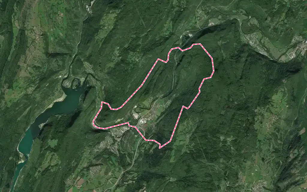 Vue satellite de Lavancia-Epercy avec ses contours administratifs