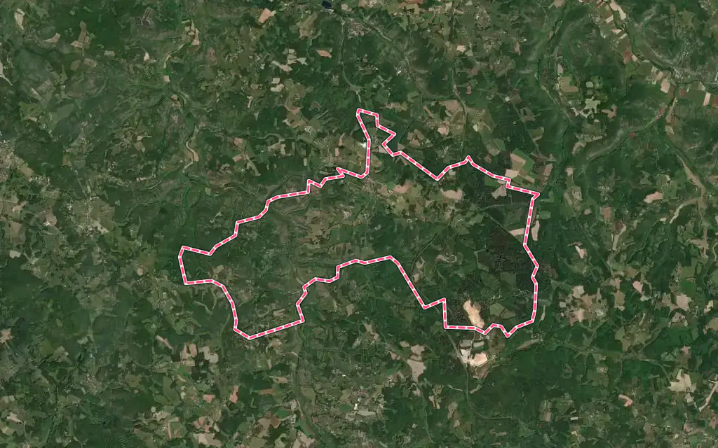 Vue satellite de Lavercantière avec ses contours administratifs