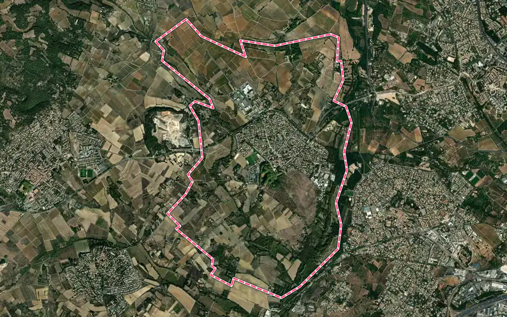 Vue satellite de Lavérune avec ses contours administratifs