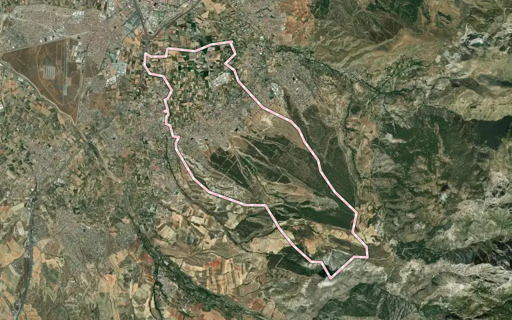 Vista satélite de La Zubia con su contorno administrativo