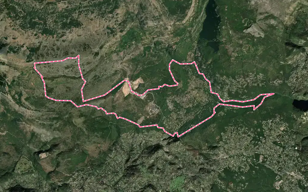 Vue satellite de Le Bar-sur-Loup avec ses contours administratifs