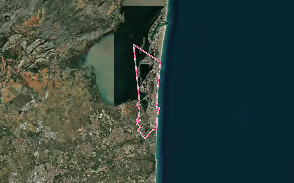 Vue satellite de Le Barcarès avec ses contours administratifs