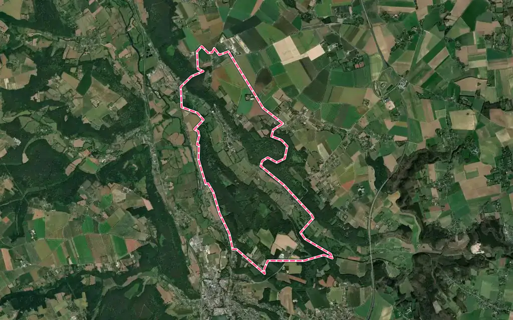 Vue satellite de Le Bec-Hellouin avec ses contours administratifs