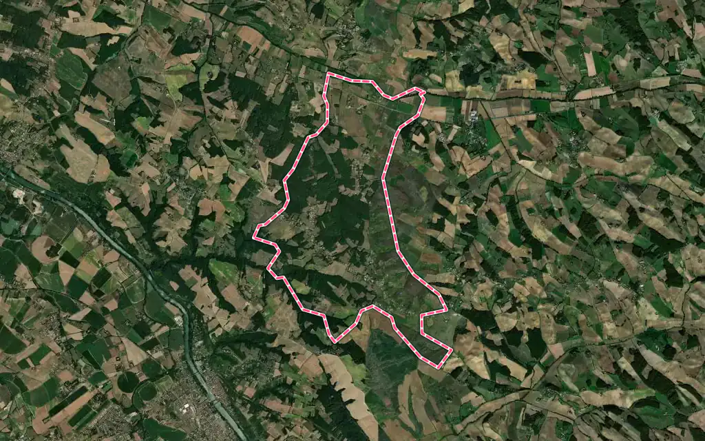 Vue satellite de Le Born avec ses contours administratifs