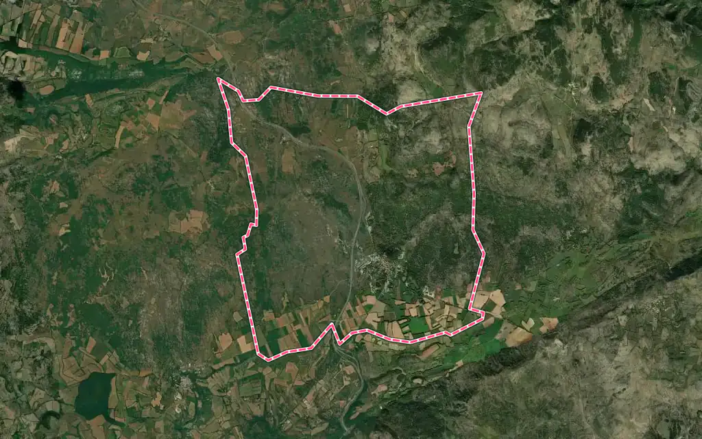 Vue satellite de Le Caylar avec ses contours administratifs