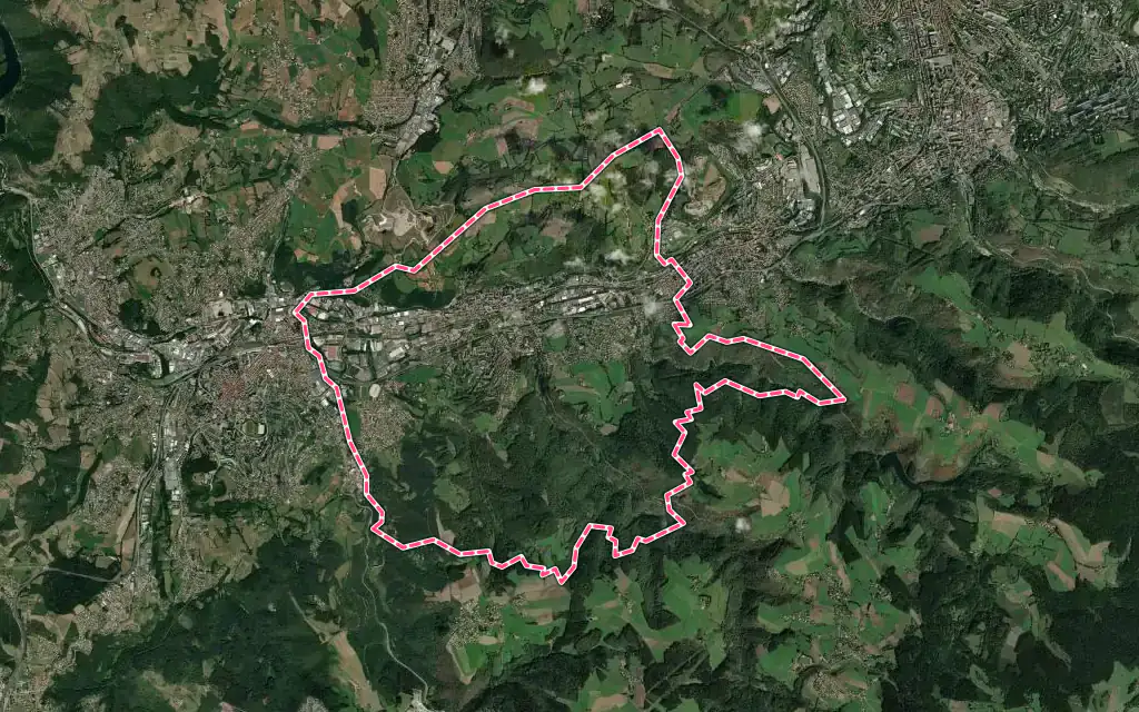 Vue satellite de Le Chambon-Feugerolles avec ses contours administratifs