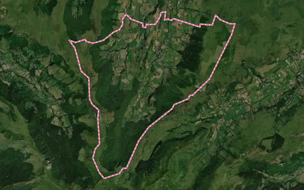 Vue satellite de Le Claux avec ses contours administratifs