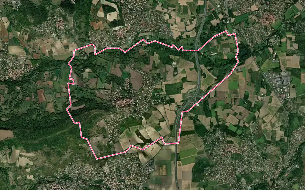 Vue satellite de Le Crest avec ses contours administratifs