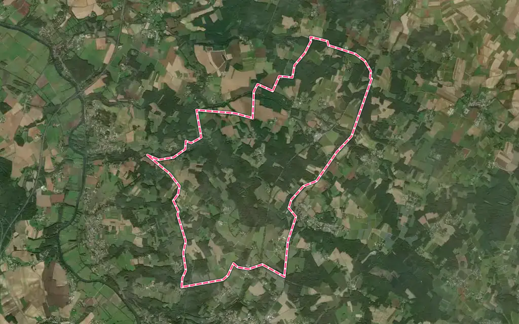 Vue satellite de Le Douhet avec ses contours administratifs