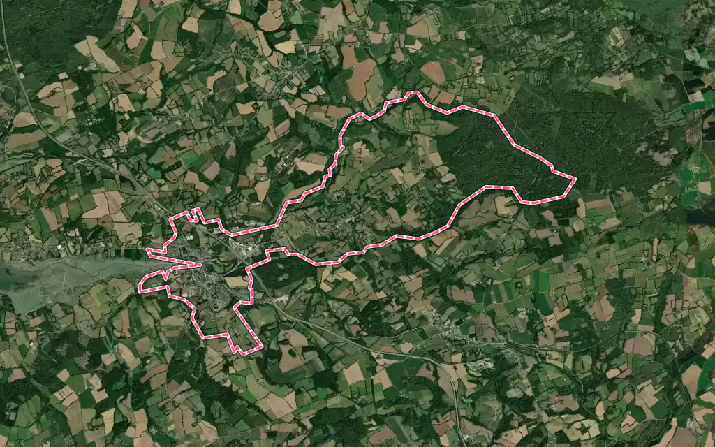 Vue satellite de Le Faou avec ses contours administratifs
