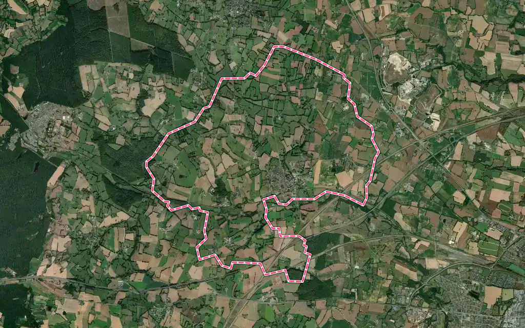 Vue satellite de Le Genest-Saint-Isle avec ses contours administratifs