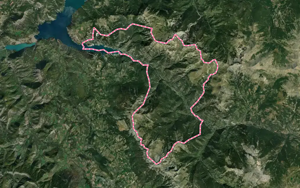 Vue satellite de Le Lauzet-Ubaye avec ses contours administratifs