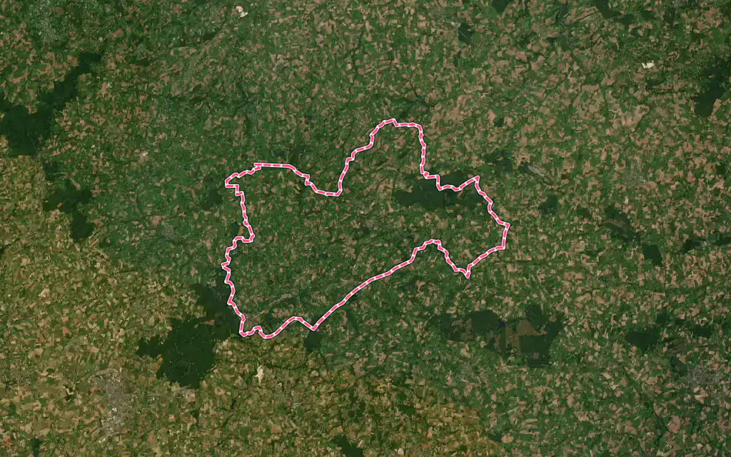 Vue satellite de Le Mené avec ses contours administratifs