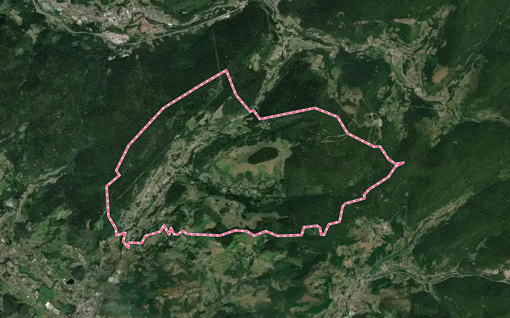 Vue satellite de Le Ménil avec ses contours administratifs