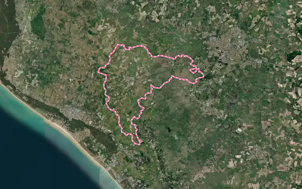Vue satellite de Le Perrier avec ses contours administratifs