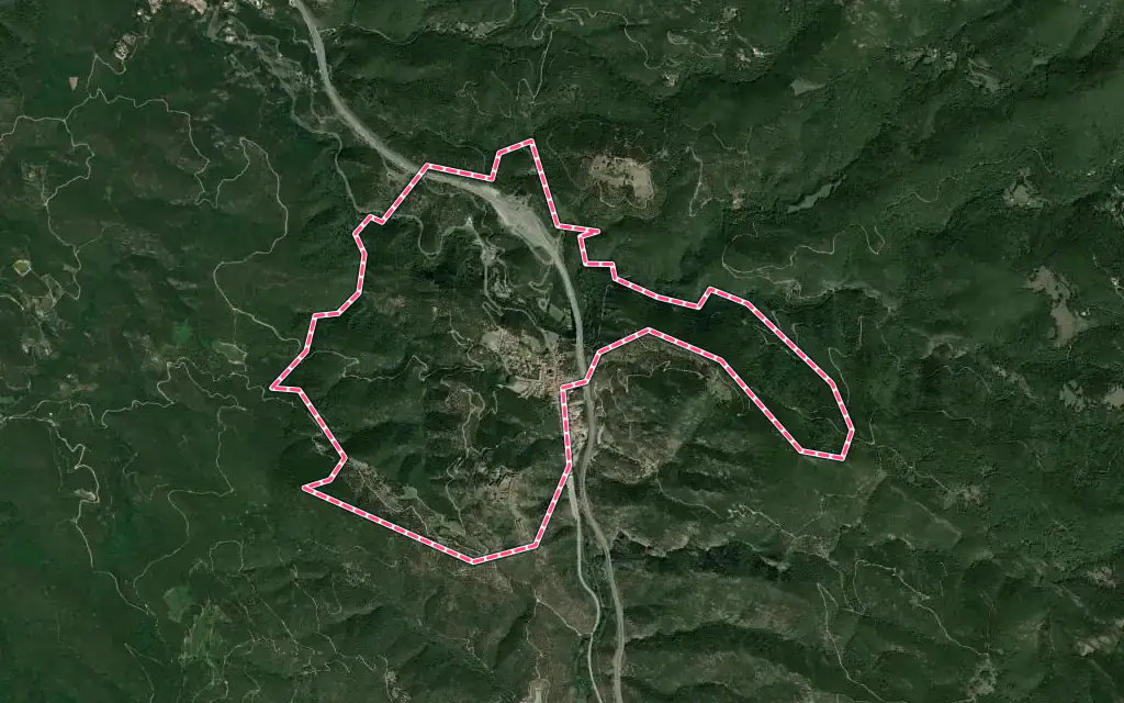 Vue satellite de Le Perthus avec ses contours administratifs