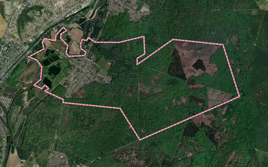 Vue satellite de Le Plessis-Brion avec ses contours administratifs