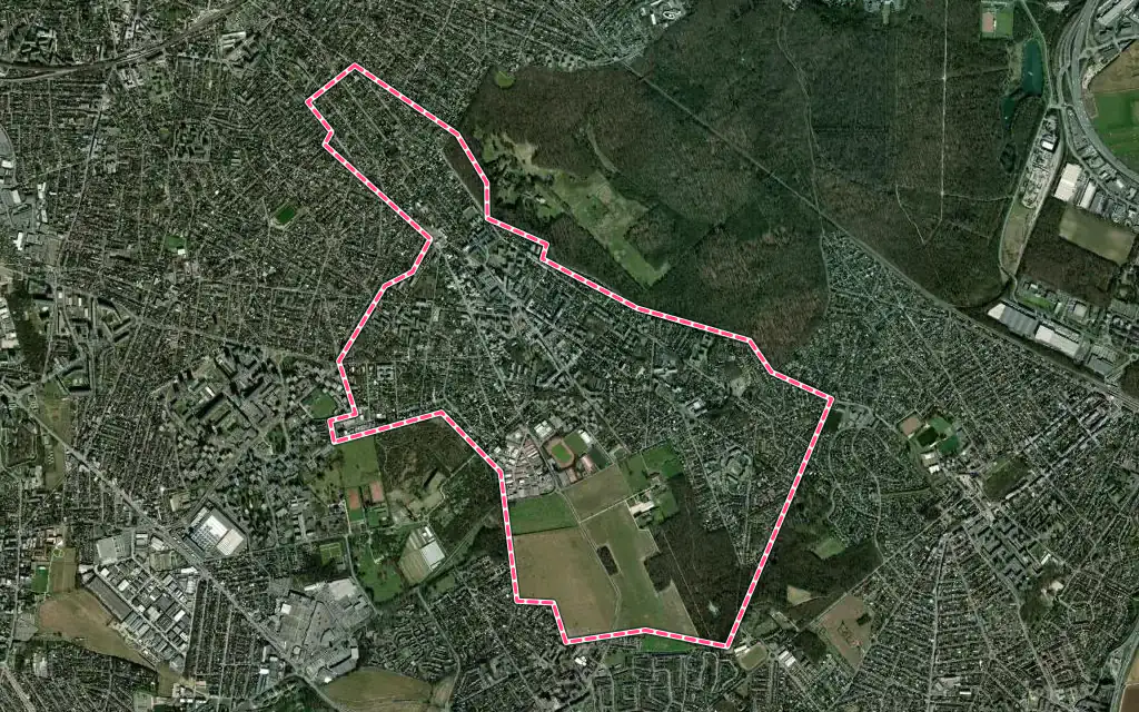 Vue satellite de Le Plessis-Trévise avec ses contours administratifs