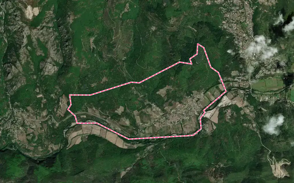 Vue satellite de Le Poujol-sur-Orb avec ses contours administratifs