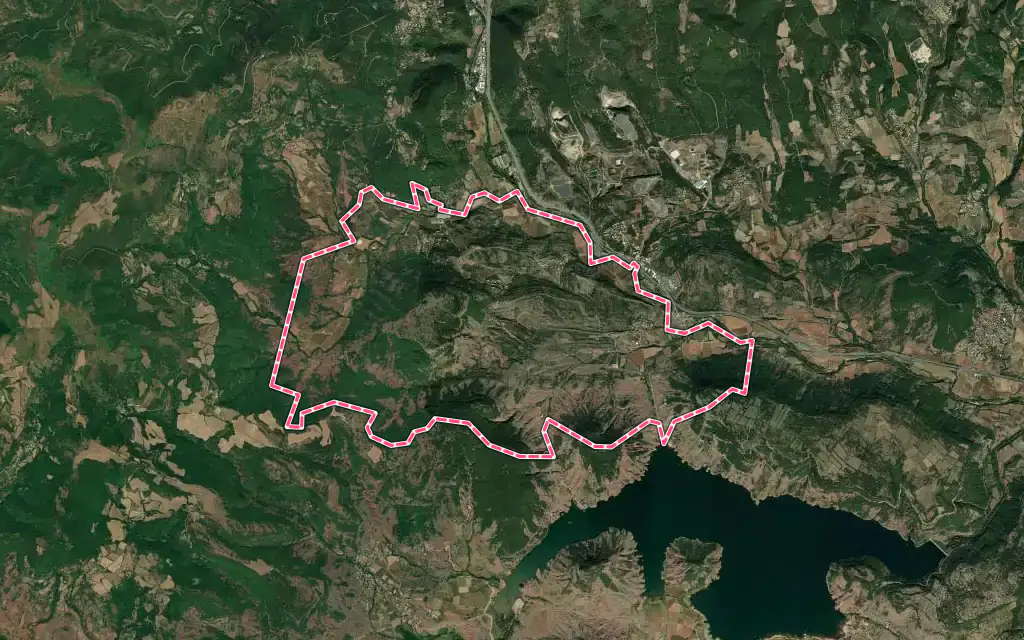 Vue satellite de Le Puech avec ses contours administratifs