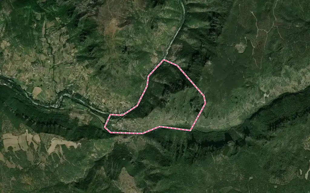 Vue satellite de Le Rozier avec ses contours administratifs