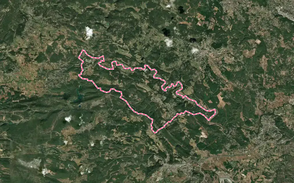 Vue satellite de Le Thoronet avec ses contours administratifs