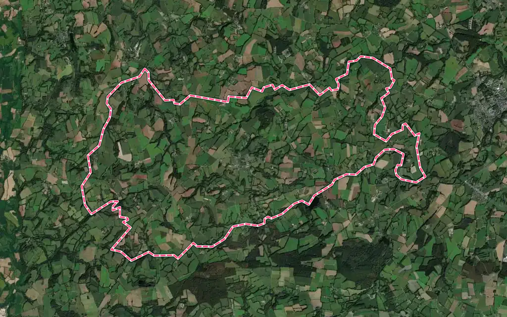 Vue satellite de Le Vieux-Bourg avec ses contours administratifs