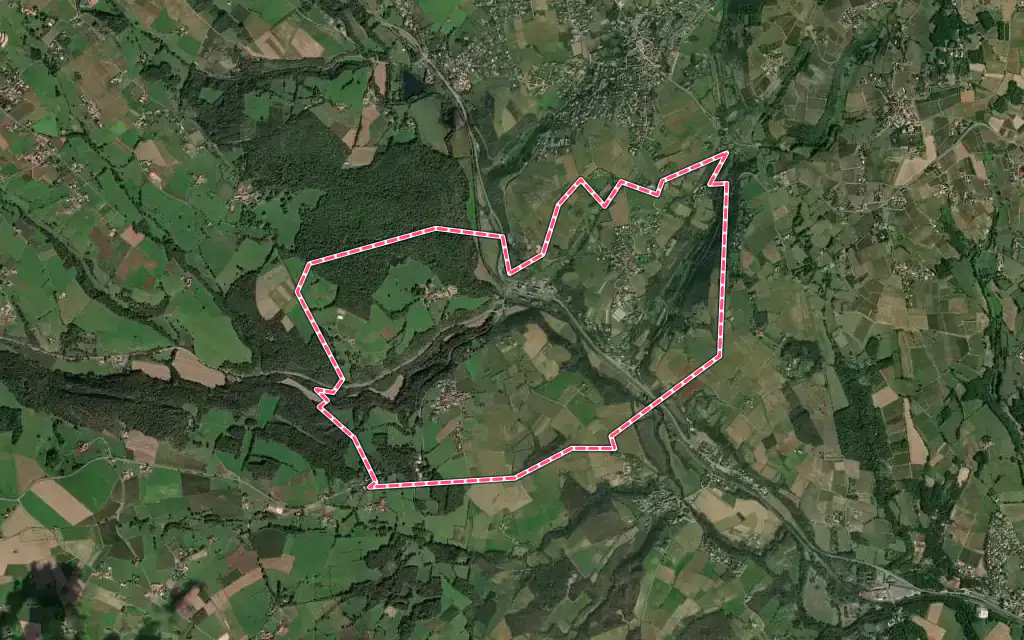 Vue satellite de Légny avec ses contours administratifs