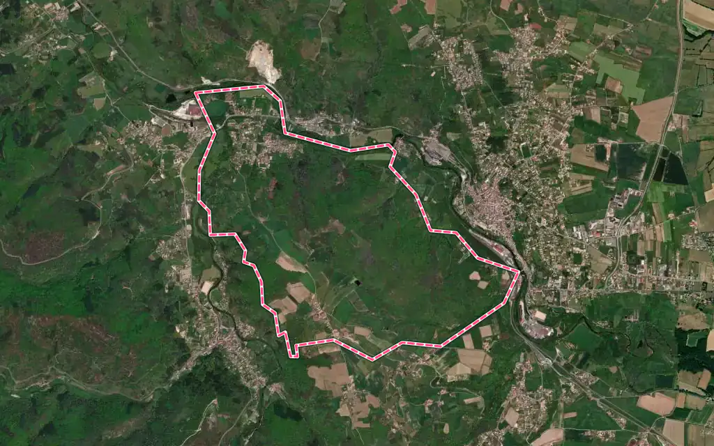 Vue satellite de Leigneux avec ses contours administratifs