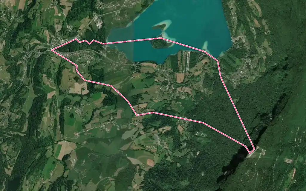 Vue satellite de Lépin-le-Lac avec ses contours administratifs