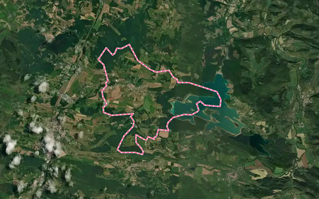 Vue satellite de Léran avec ses contours administratifs
