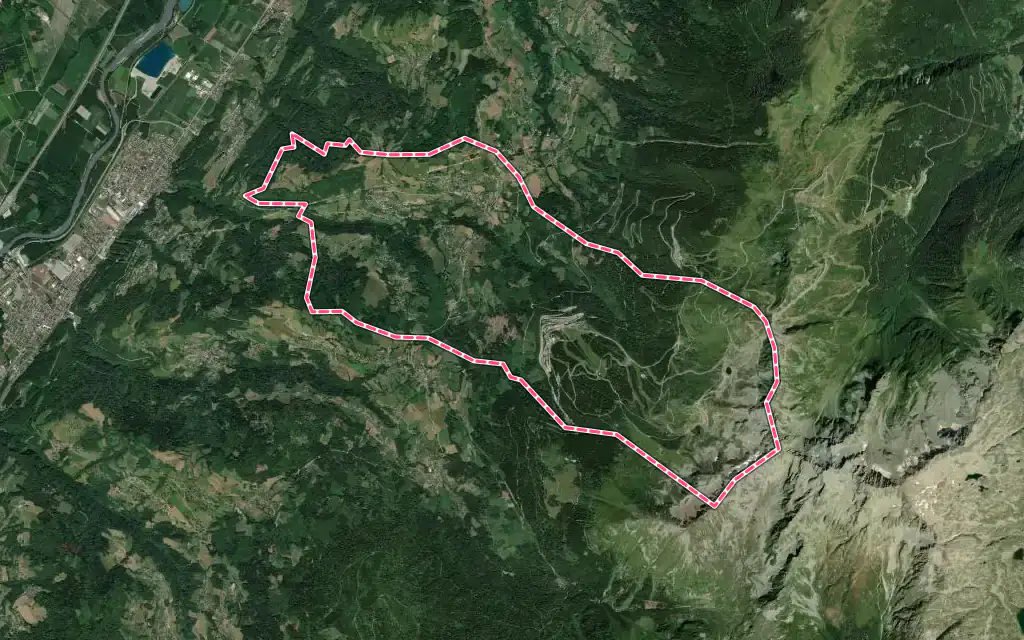 Vue satellite de Les Adrets avec ses contours administratifs