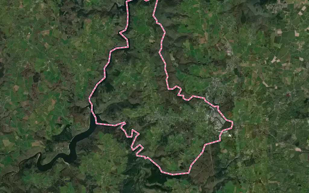 Vue satellite de Les Ancizes-Comps avec ses contours administratifs