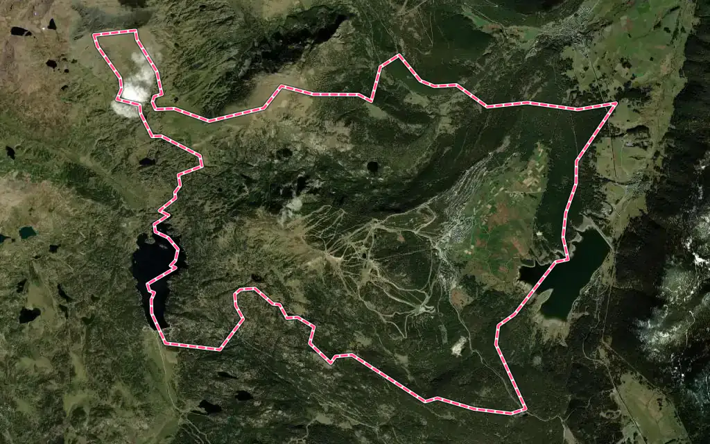 Vue satellite de Les Angles avec ses contours administratifs