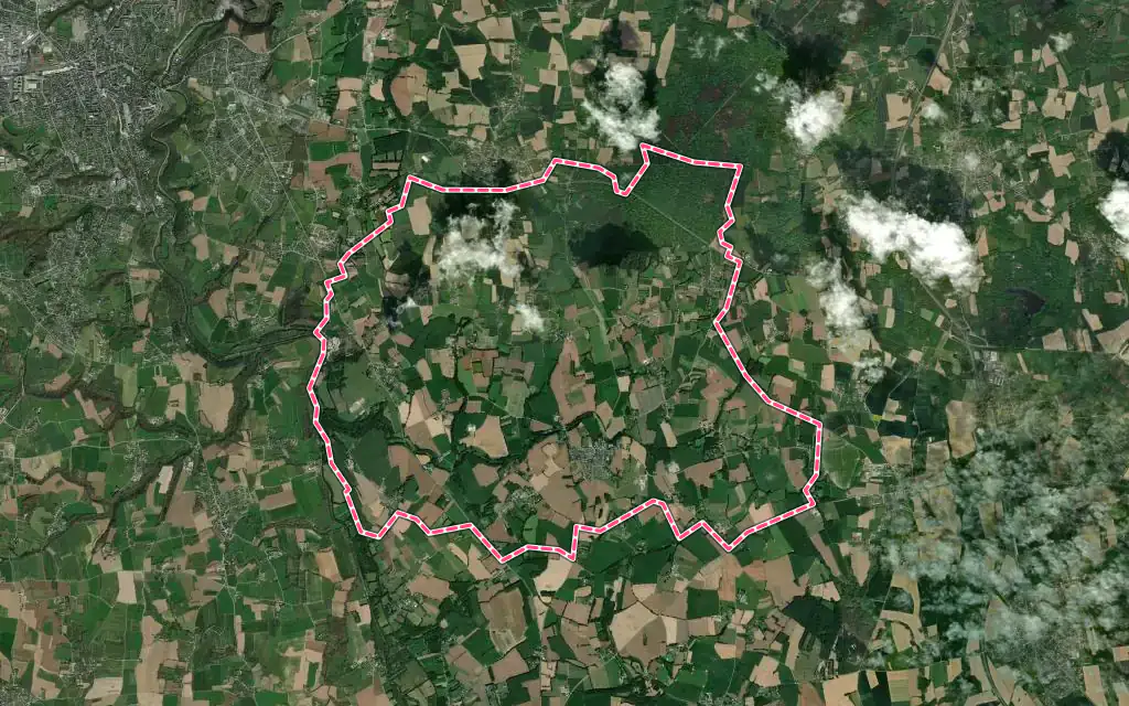 Vue satellite de Les Champs-Géraux avec ses contours administratifs
