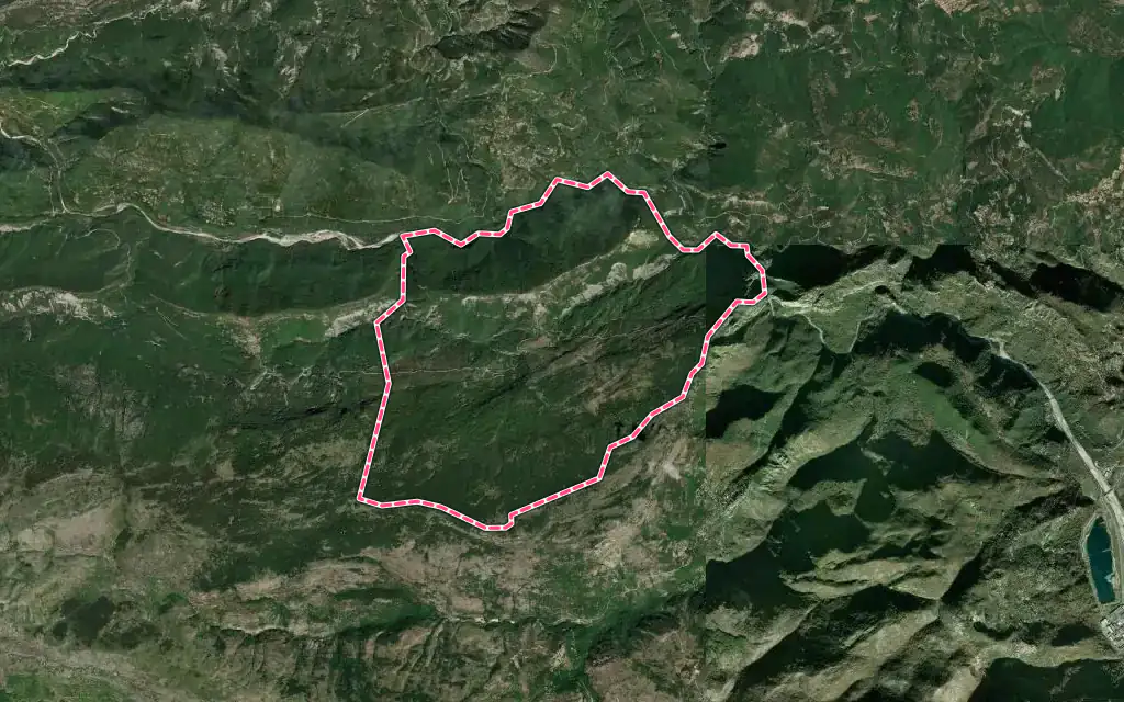 Vue satellite de Les Ferres avec ses contours administratifs