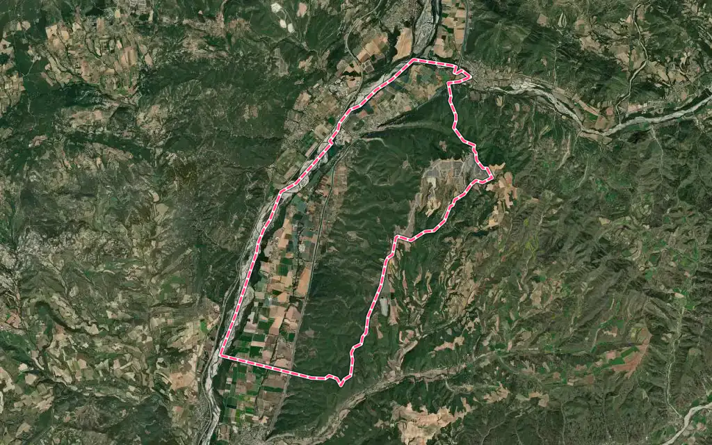 Vue satellite de Les Mées avec ses contours administratifs